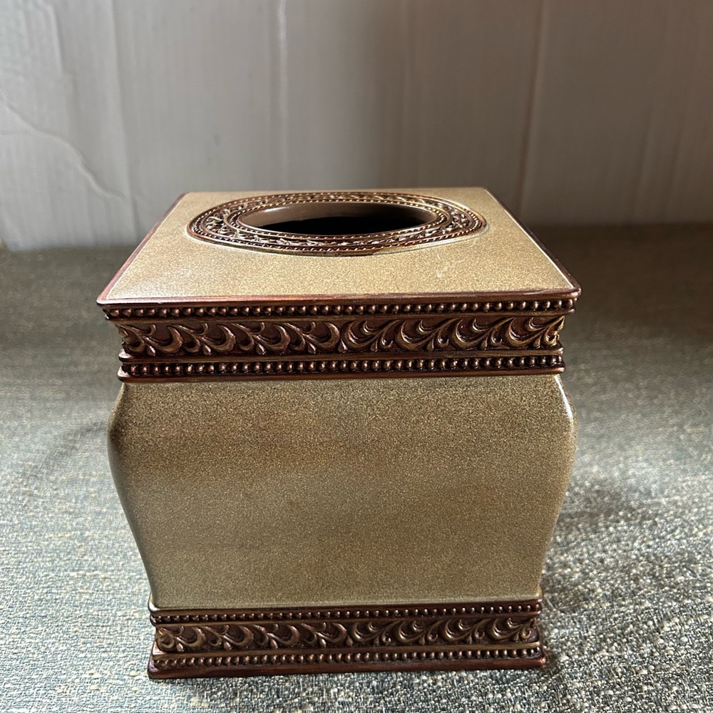 Tissue cover - Picture 4 of 13
